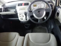 Honda LIFE лот № 8252 оценка 3.5  с аукциона в Японии 2