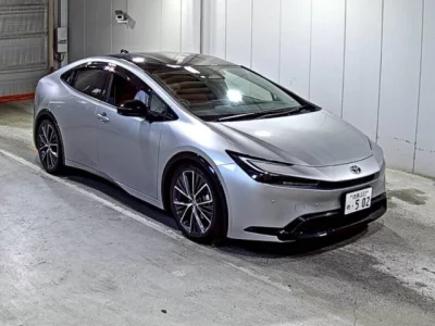 Toyota Prius  с аукциона в Японии