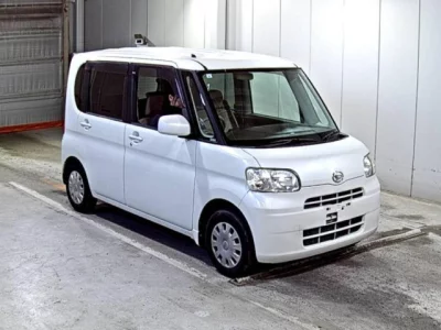 Daihatsu TANTO  с аукциона в Японии