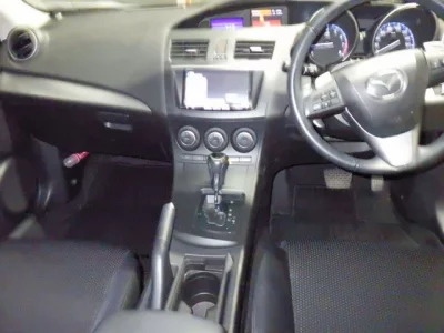 Mazda AXELA  с аукциона в Японии