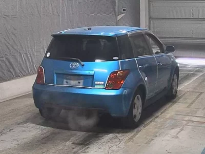 Toyota IST  с аукциона в Японии