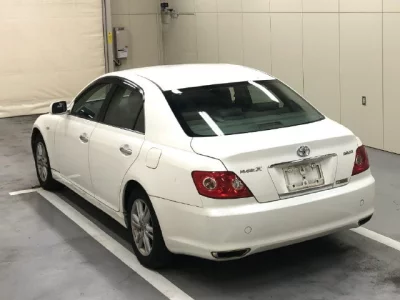 Toyota MARK X  с аукциона в Японии