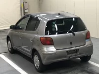 Toyota VITZ лот № 6096 оценка R  с аукциона в Японии 1