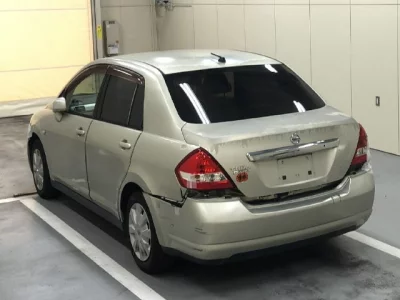 Nissan TIIDA LATIO