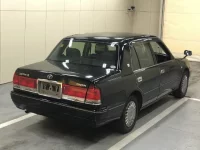 Toyota CROWN COMFORT лот № 2330 оценка 3.5  с аукциона в Японии 3