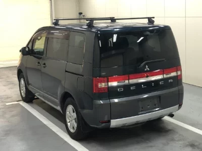 Mitsubishi DELICA D5