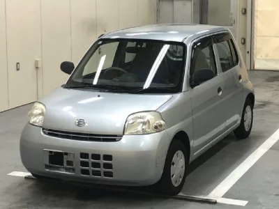 Daihatsu Esse