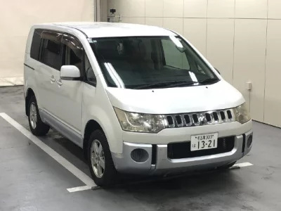 Mitsubishi DELICA D5