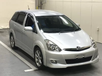 Toyota WISH  с аукциона в Японии