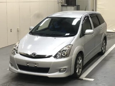 Toyota WISH  с аукциона в Японии