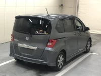 Honda FREED лот № 3720 оценка 4  с аукциона в Японии 3