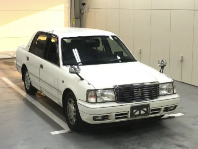 Toyota CROWN COMFORT  с аукциона в Японии