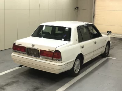 Toyota CROWN COMFORT  с аукциона в Японии