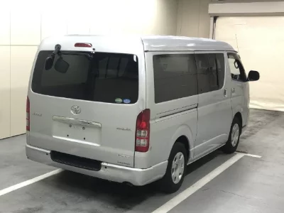 Toyota HIACE VAN  с аукциона в Японии