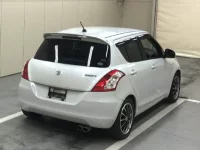 Suzuki SWIFT лот № 1123 оценка 3  с аукциона в Японии 3