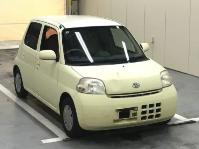 Daihatsu Esse