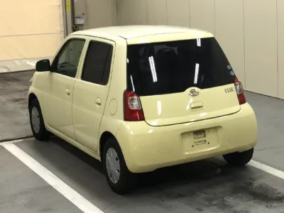 Daihatsu Esse