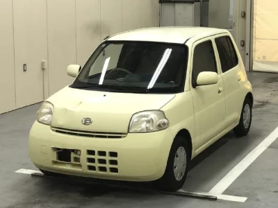 Daihatsu Esse