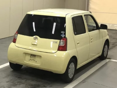 Daihatsu Esse