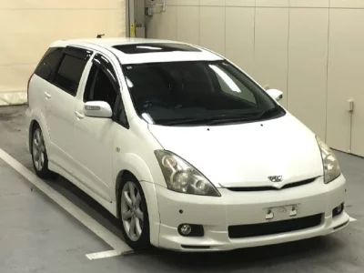 Toyota WISH  с аукциона в Японии
