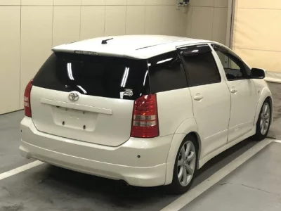 Toyota WISH  с аукциона в Японии
