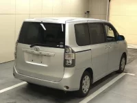 Toyota VOXY лот № 3062 оценка 3.5  с аукциона в Японии 3