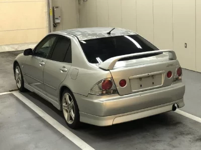 Toyota ALTEZZA  с аукциона в Японии