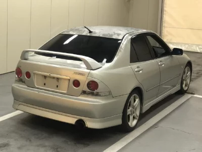 Toyota ALTEZZA  с аукциона в Японии