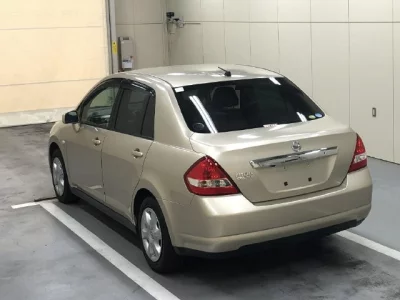 Nissan TIIDA LATIO