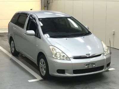 Toyota WISH  с аукциона в Японии
