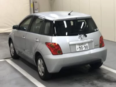 Toyota IST