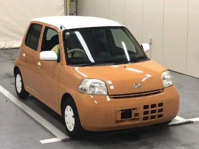 Daihatsu Esse