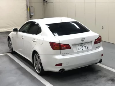 Lexus IS