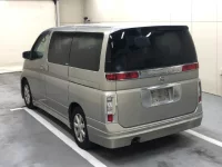 Nissan ELGRAND лот № 3088 оценка R  с аукциона в Японии 1