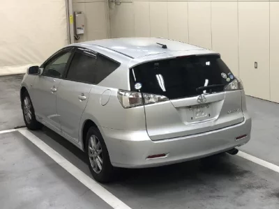Toyota CALDINA  с аукциона в Японии