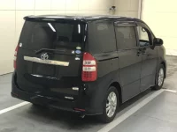 Toyota NOAH лот № 3099 оценка 4  с аукциона в Японии 3