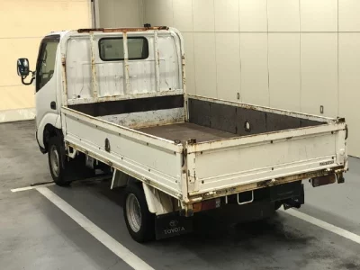 Toyota DYNA  с аукциона в Японии