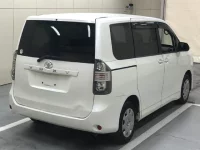 Toyota VOXY лот № 1473 оценка R  с аукциона в Японии 2
