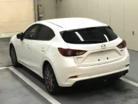 Mazda AXELA лот № 5634 оценка 3.5  с аукциона в Японии 1