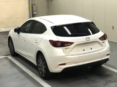 Mazda AXELA  с аукциона в Японии