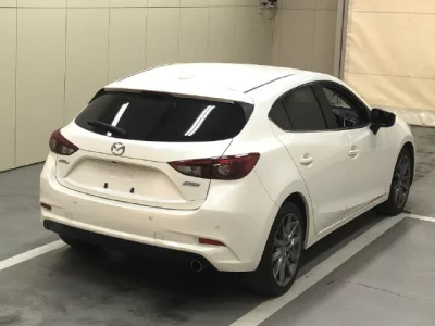 Mazda AXELA  с аукциона в Японии