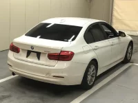 BMW 3-Series лот № 5632 оценка 3.5  с аукциона в Японии 3