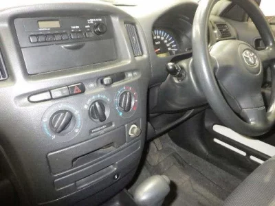 Toyota SUCCEED  с аукциона в Японии