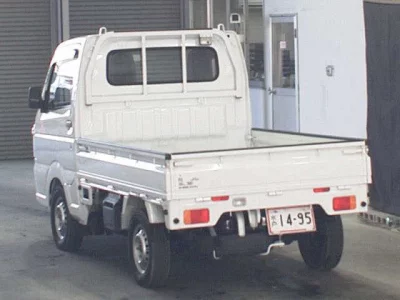Nissan NT100 Clipper