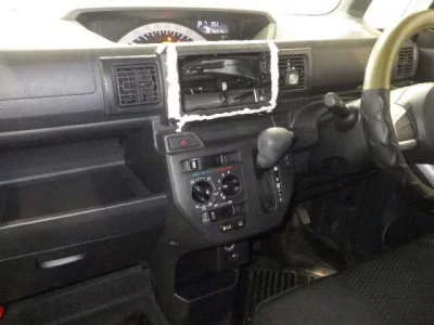 Toyota PIXIS MEGA  с аукциона в Японии