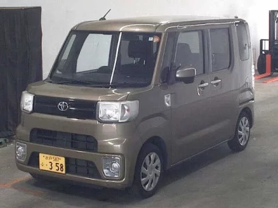 Toyota PIXIS MEGA  с аукциона в Японии