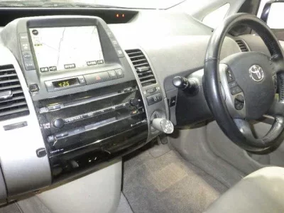 Toyota Prius  с аукциона в Японии