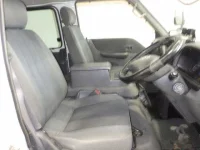 Mazda BONGO VAN лот № 4641 оценка 3.5  с аукциона в Японии 5