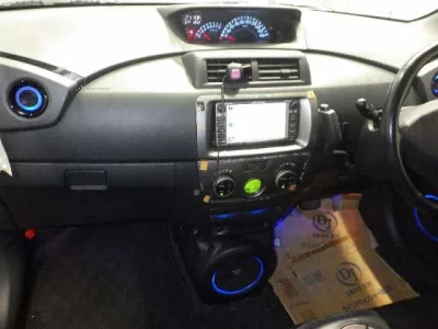 Toyota BB  с аукциона в Японии