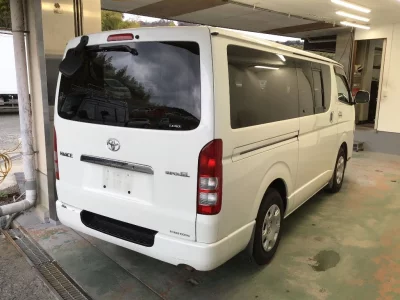 Toyota HiAce Van
